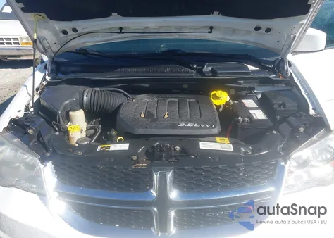 2015 Dodge Grand Caravan Sxt z USA, uszkodzony, nr VIN 2C4RDGCG5FR631340